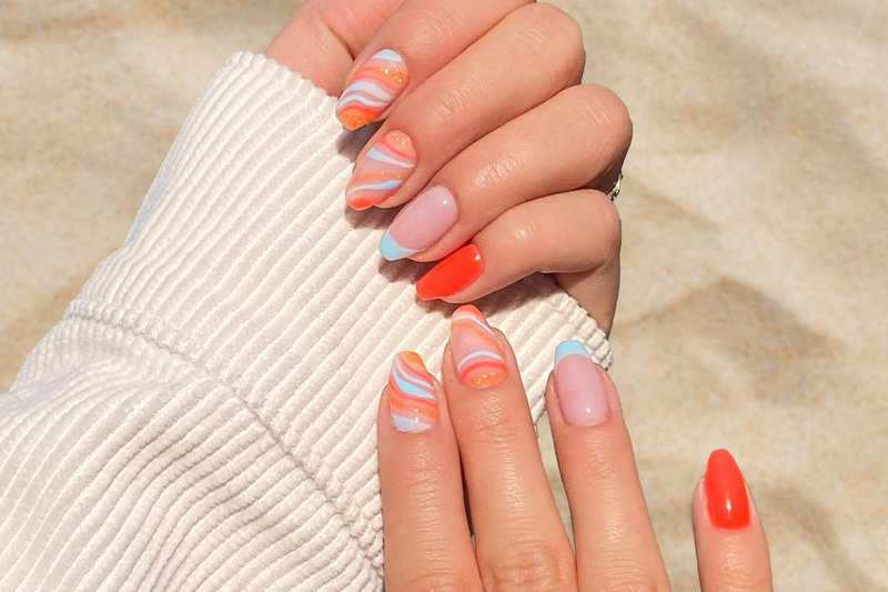 Les couleurs incontournables pour les ongles d’été 2024
