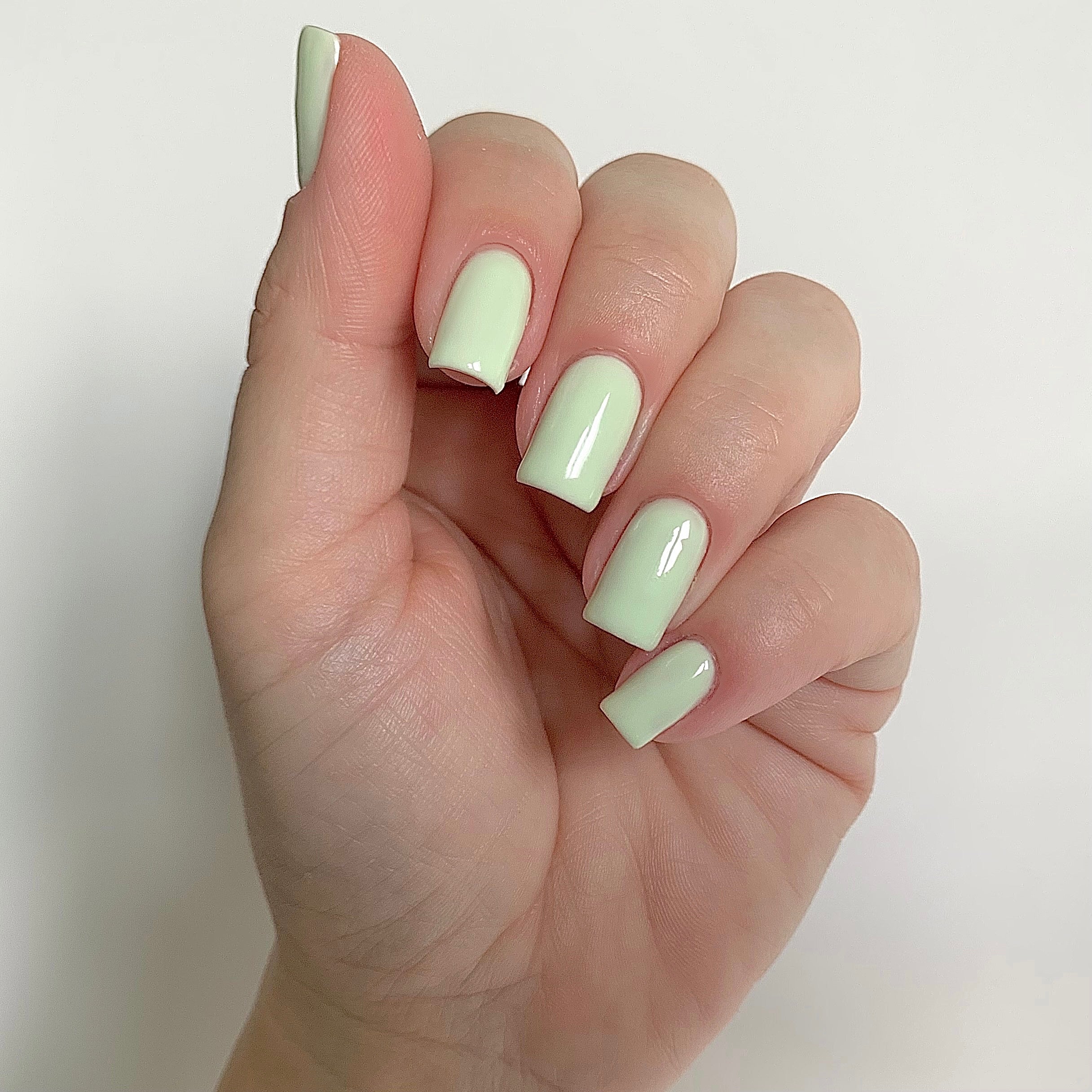 3 in 1 Gel Nail Polish #864 Limette (Délices d'Été Collection) 