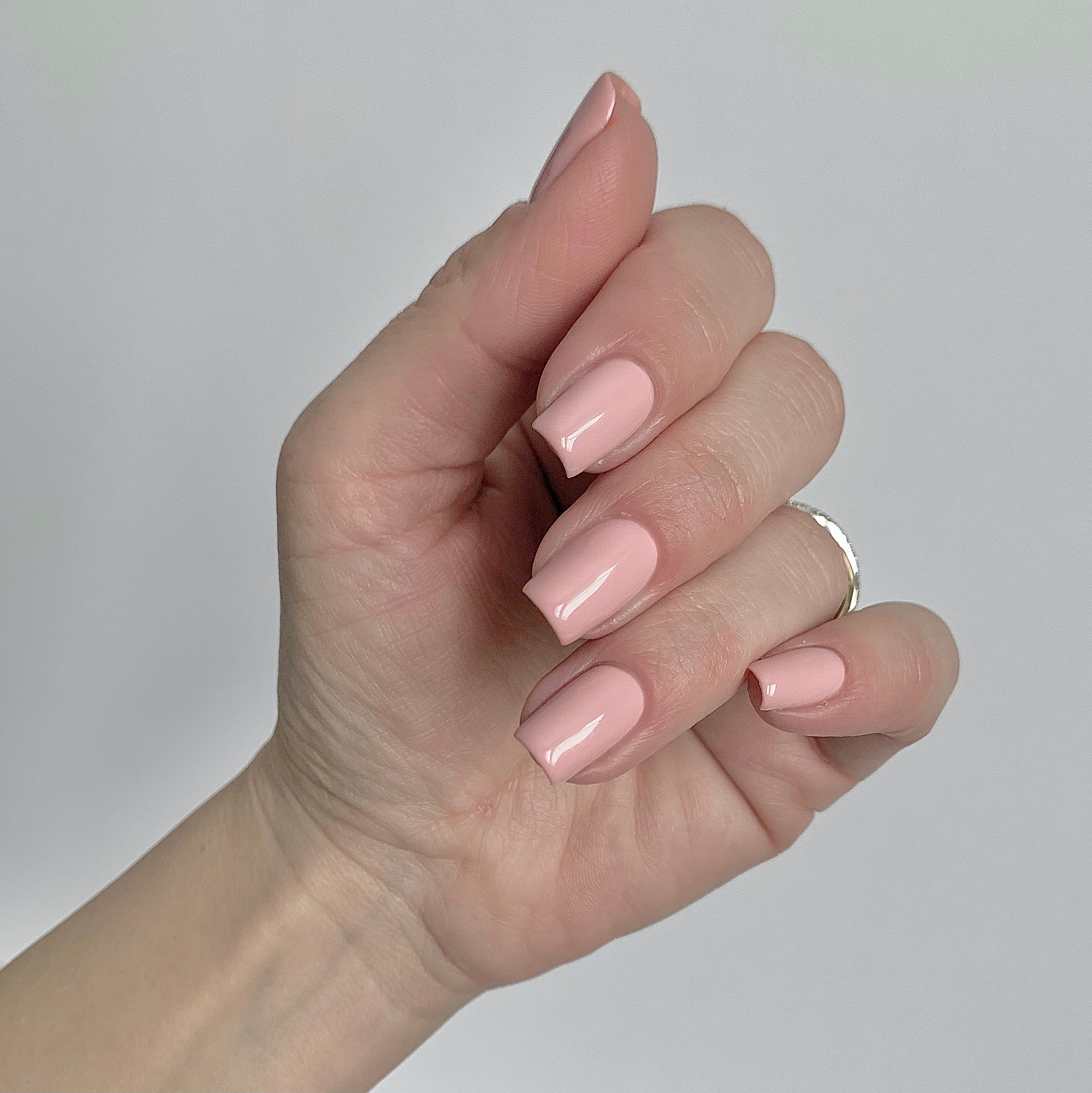 3 in 1 Gel Nail Polish #812 Rosie (Après-Ski Collection)